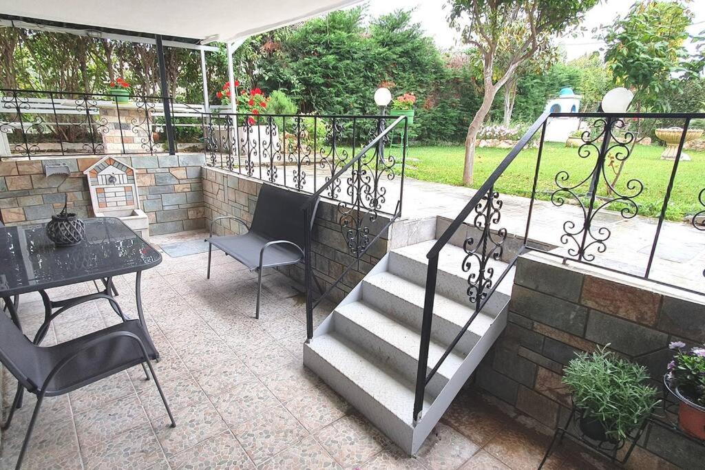 Vacation Studio Oropos Nea Palatia Exterior photo